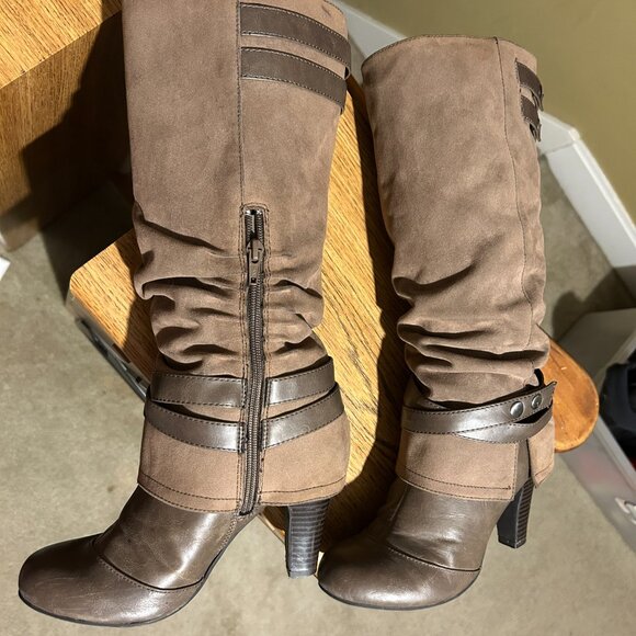 Fergalicious by Fergie brown boots Size 6.5 - Picture 3 of 12